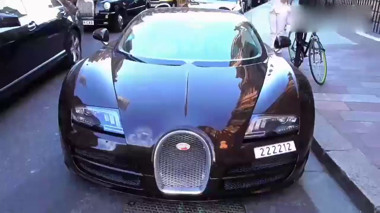 4S店女销售拉开遮车布的那一刻 才明白什么叫超级跑车