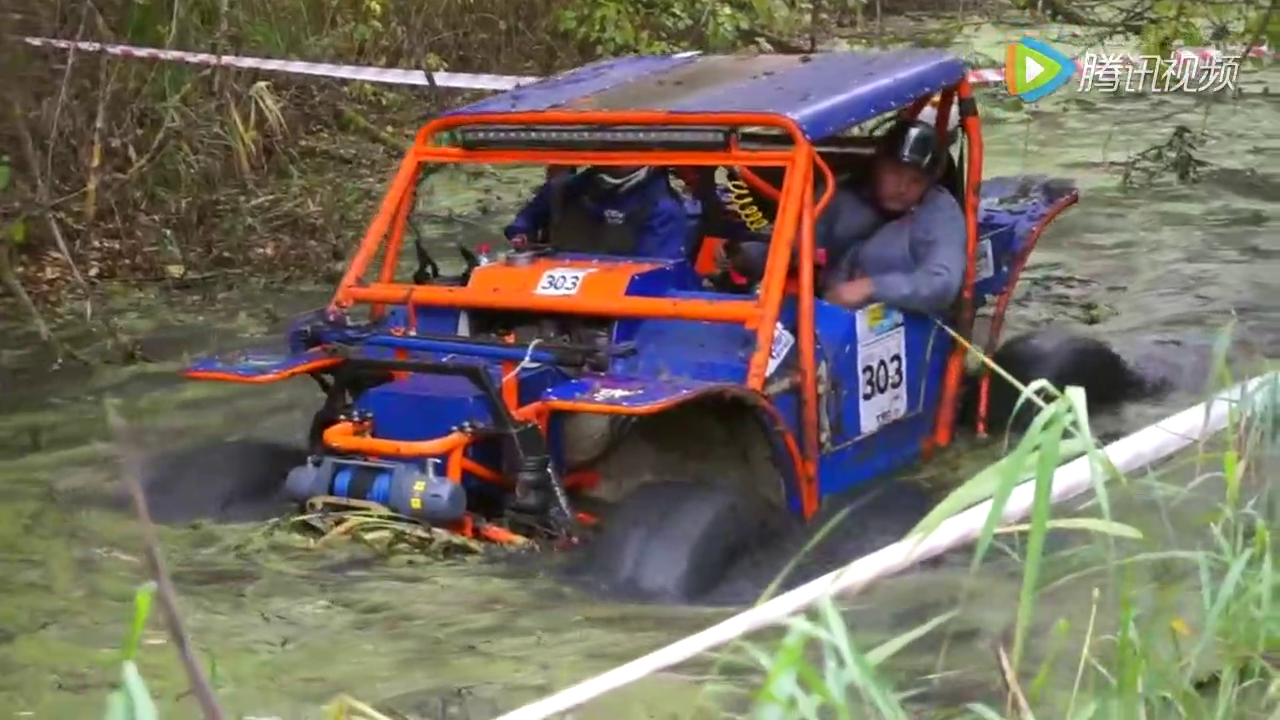 越脏越开心！国外硬派SUV实地越野秀