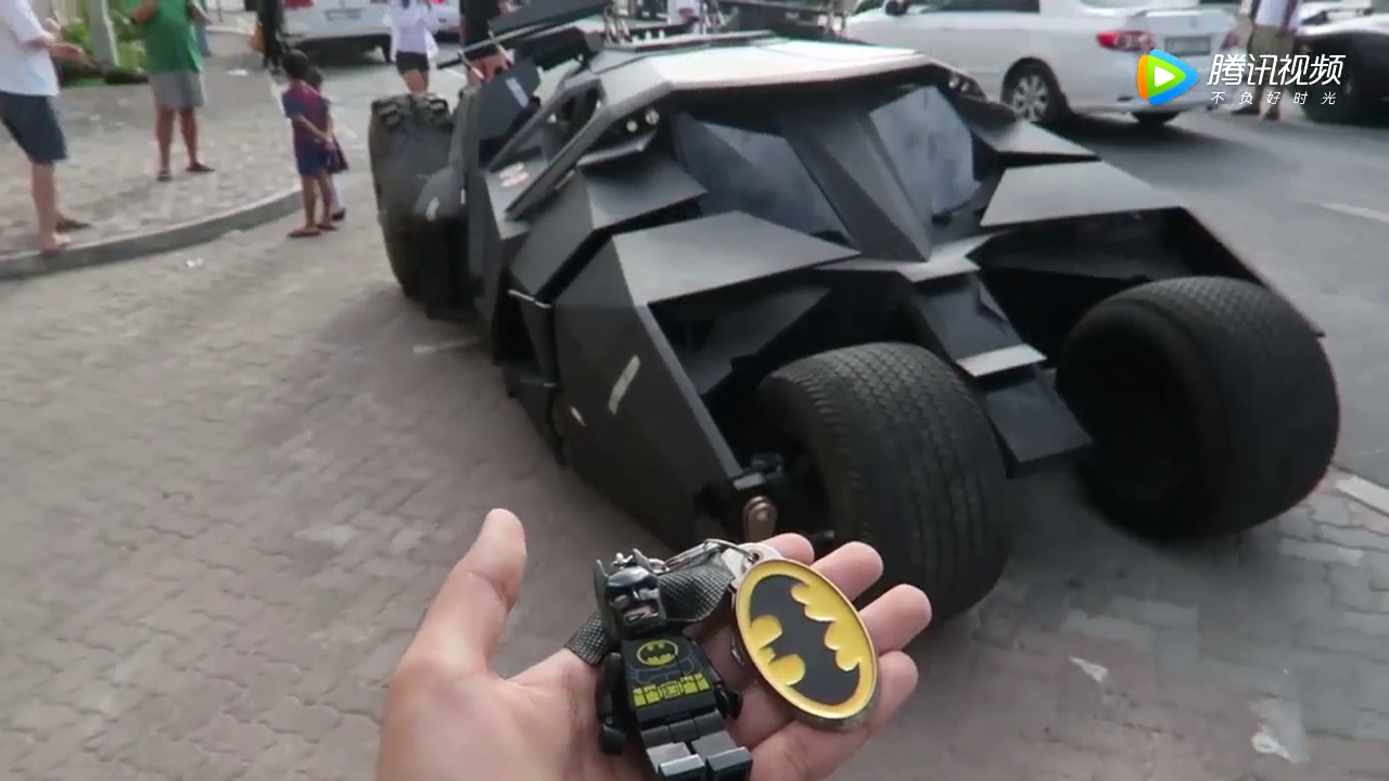 按下钥匙那一刻，才知道纯手工制作的超级跑车有多霸气！