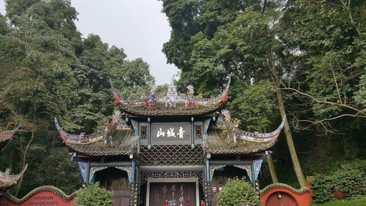 成都、重庆和杭州,不看经济,单纯看旅游,你会去