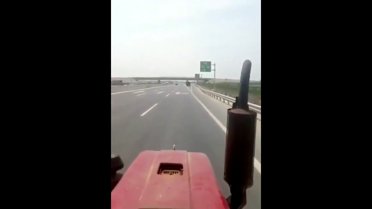 开着我的敞篷车上高速，就是风有点大！