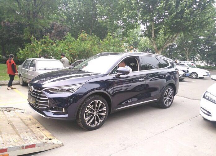 比亚迪全新唐二代到店,燃油版2.0T仅15万,销售说这是AT变速箱