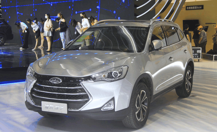 新款国产高端SUV, 外观不显眼, 内饰却至少值200万, 仅售10万