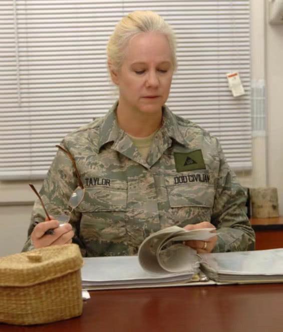 漂亮!我军文职人员新增2套新服装,超72万美军