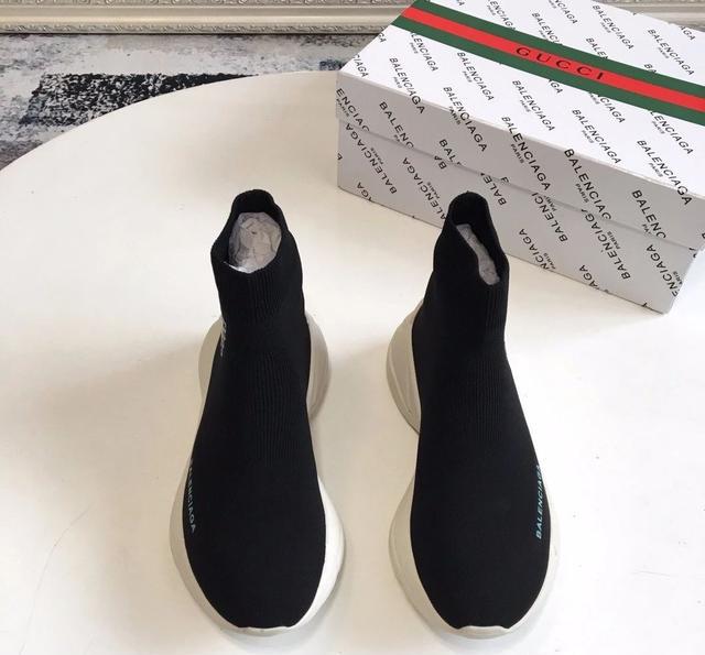 巴黎世家与Gucci联名合作款袜子鞋,有钱和有才