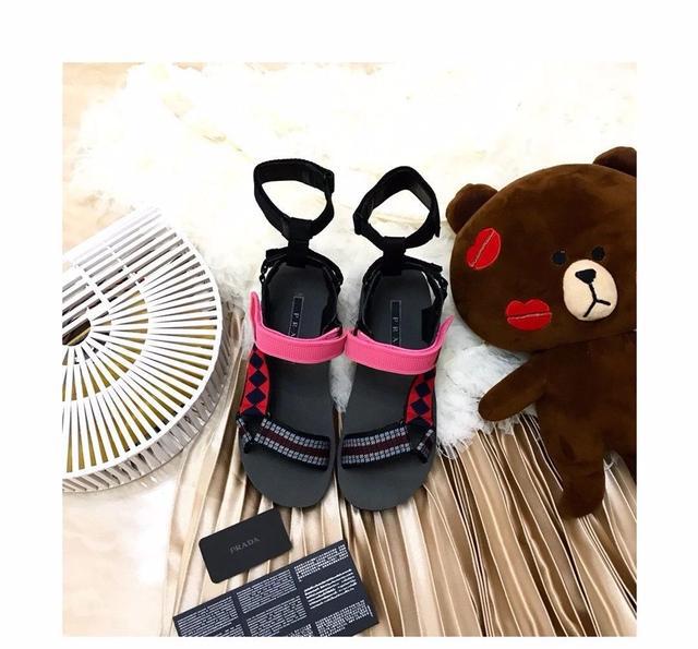 巴黎世家与Gucci联名合作款袜子鞋,有钱和有才