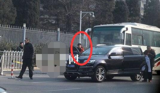 小个子也爱霸气SUV：潘长江的300万路虎揽胜很排场