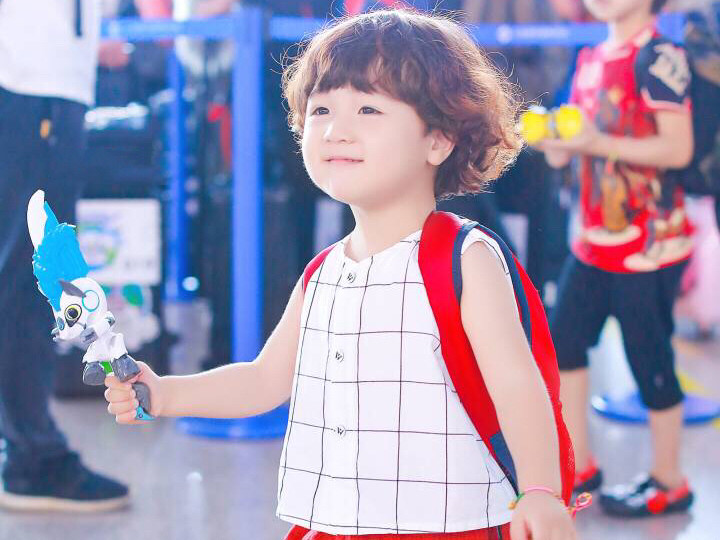 豪豪不小心把黄景瑜给惹怒了,但惩罚豪豪的方式却很特别!