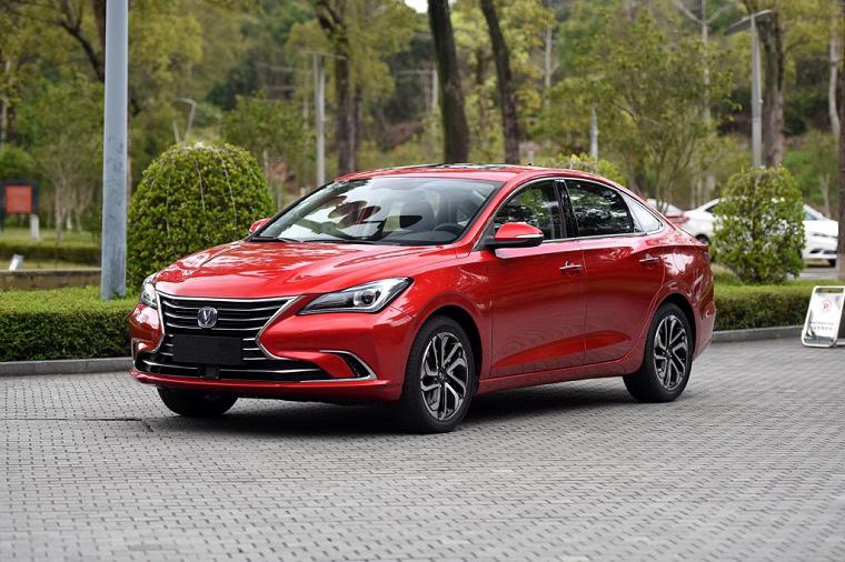 “小睿骋CC”全新逸动上市 长安又一款颜王来了