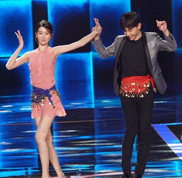 真服乔欣!穿这么矮的鞋居然赶上邓伦了!娱乐圈