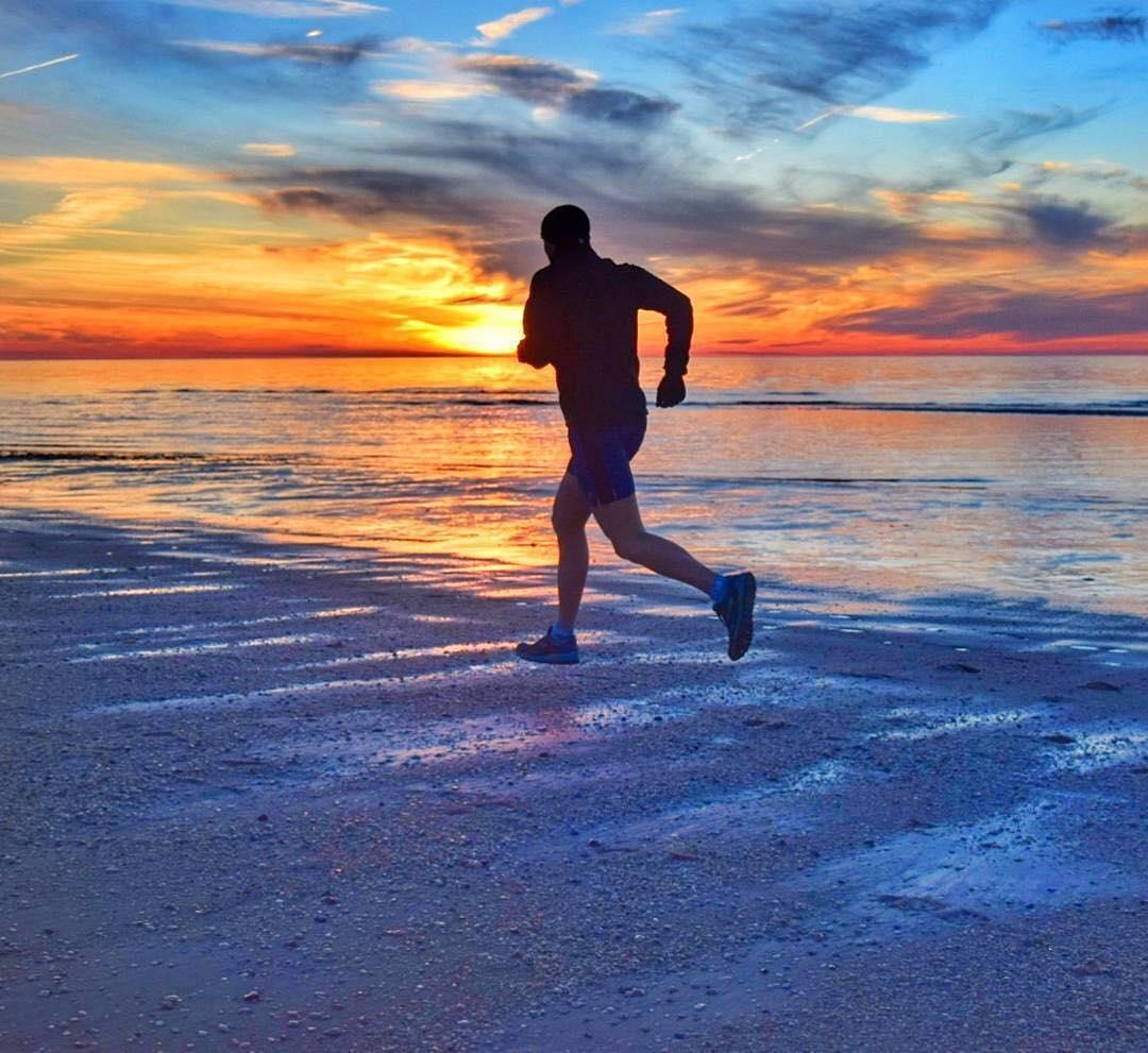 跑步脚扭伤了怎么办?不要着急,你要知道这些解