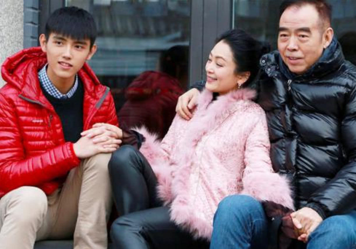 陈凯歌之子变网红,陈飞宇成放牛少年走红,比堂哥陈赫还要搞笑!