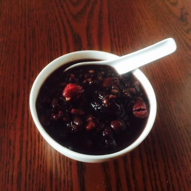 平常经常喝的黑米粥,你了解过黑米吗?和大米有