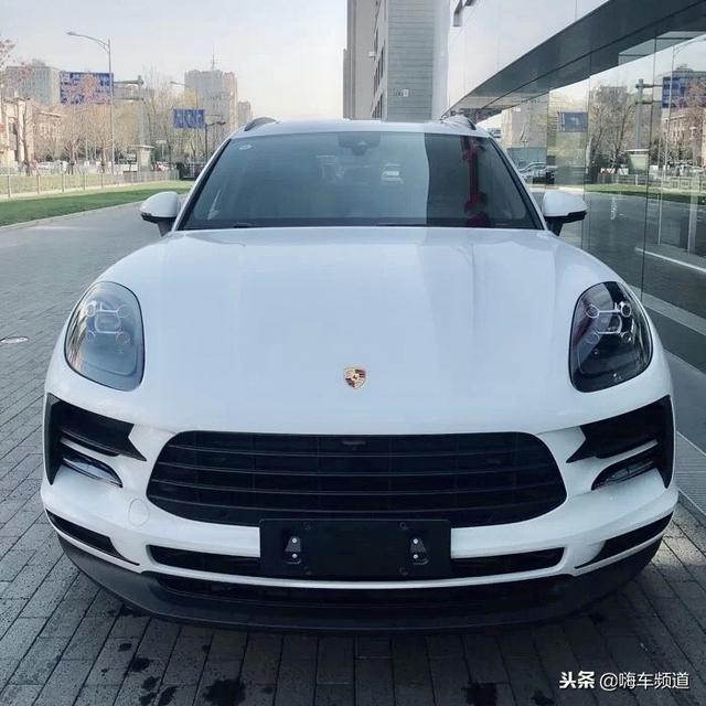 保时捷新款Macan到店实拍,全系标配LED大灯和11英寸中控屏幕