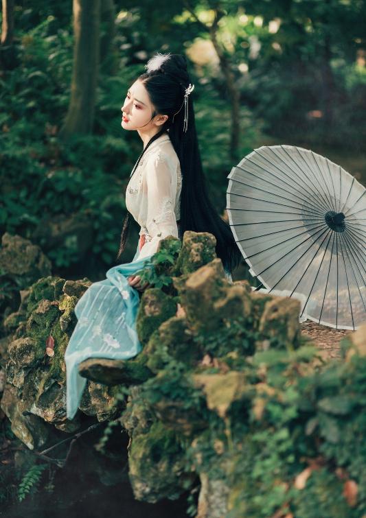 流光飞舞:古装美人 汉服古装白衣美女唯美写真高清壁纸头像古风