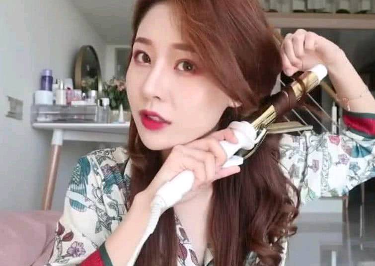 温婉抖音被封杀后车库直播复出?你还记得那个