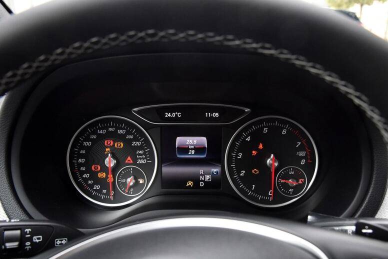 逼格高过A4L的豪华进口家用车,不足7秒破百,油