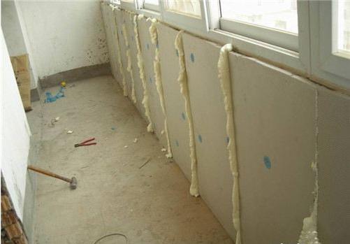 家庭装修阳台保温层到底要不要拆掉?后悔我家装错现在要撬掉重贴