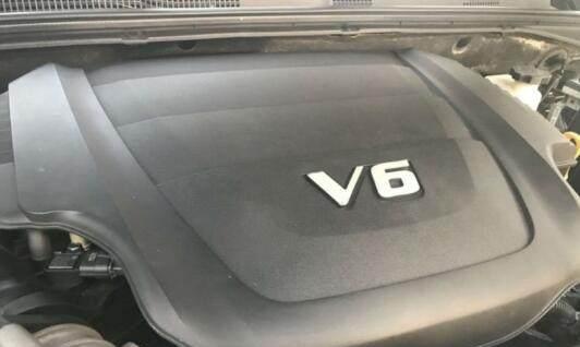 曾48万，现6.8万，越野不输普拉多，比途观还大一圈，无钥匙启动