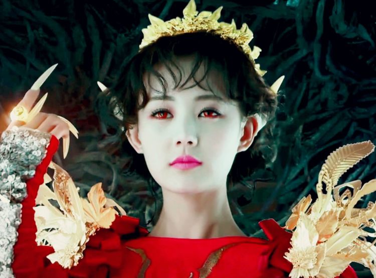 陈瑶戴美瞳,杨颖戴美瞳,关晓彤戴美瞳,都不如她