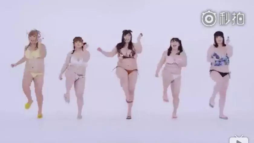 860斤最胖女团，小学生穿比基尼走性感风…日本偶像组合真神奇！