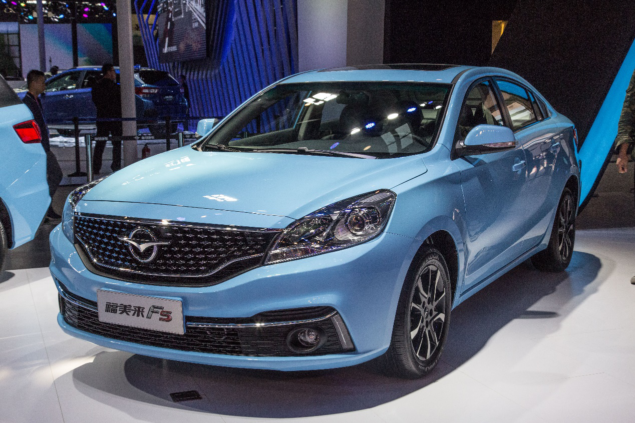 空间要大、颜值要高、配置要丰富，8万块该给岳父买啥车？