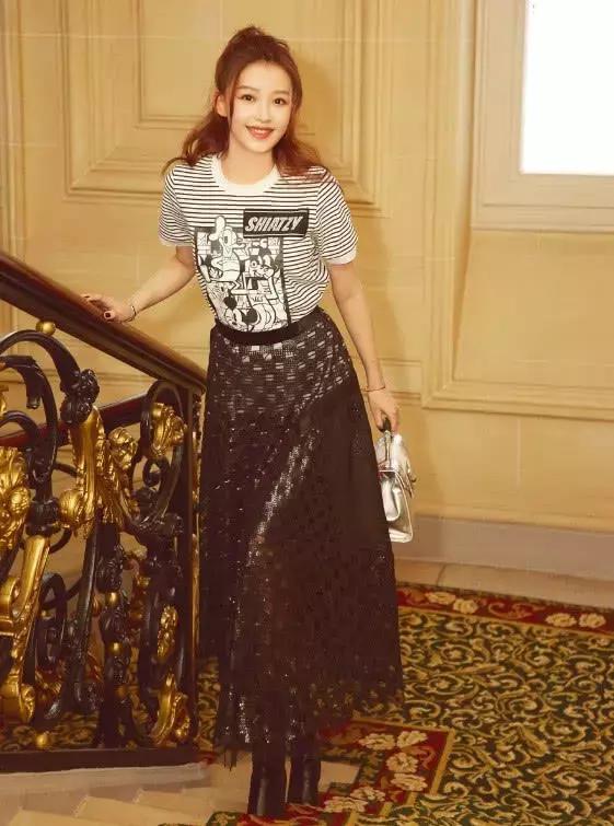 孙怡的大长腿穿上一双高跟长筒雨靴,就这么美