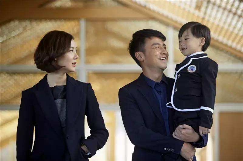 我爱男保姆雷佳音风衣_我爱男保姆雷佳音发型