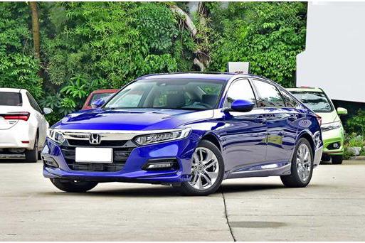 老对手新一轮对决 20万预算该买新款雅阁还是凯美瑞？