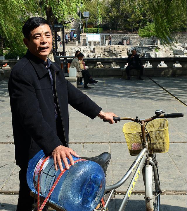 国内一个天天喝矿泉水但不用花钱的城市