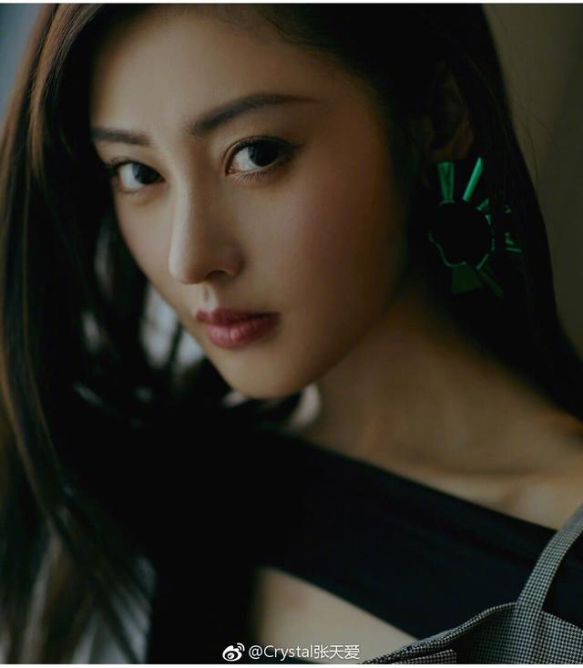 绿发色尽显御姐范儿,直男网友:这不是黑长直吗