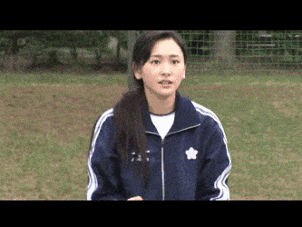 搞笑gif趣图:大妈,知道你技术好,最后那个表情能不能别这么拽