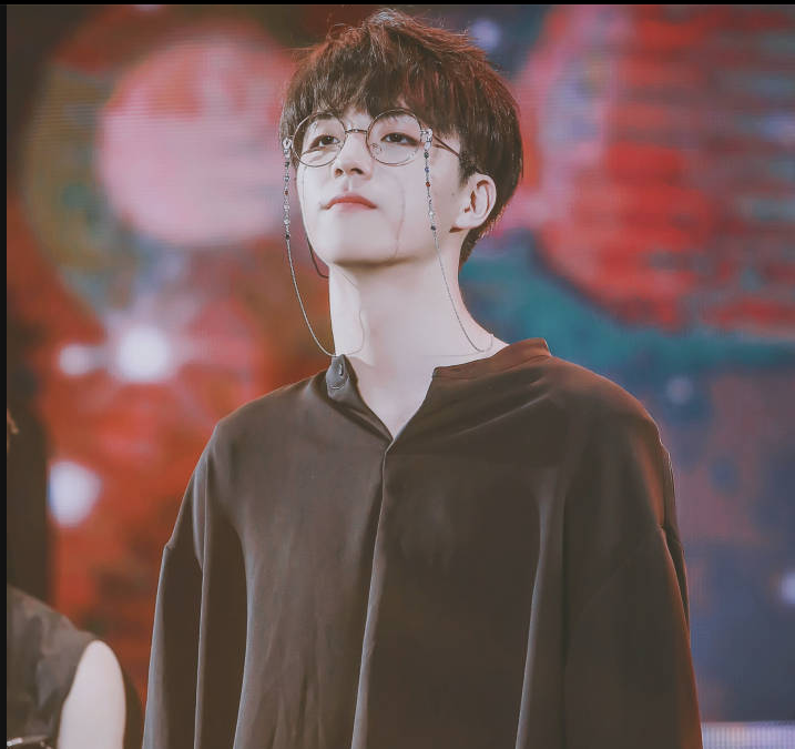 陈立农戴上眼镜让多少农糖姐姐少女心爆棚 在