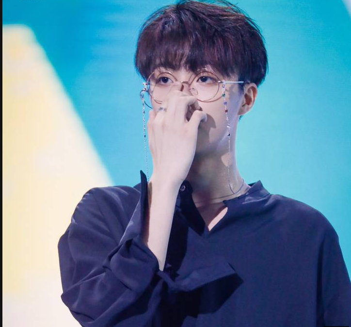 陈立农戴上眼镜让多少农糖姐姐少女心爆棚 在