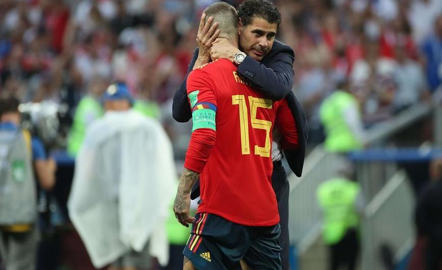 西班牙为何输给俄罗斯? 主帅耶罗: 裁判漏判点