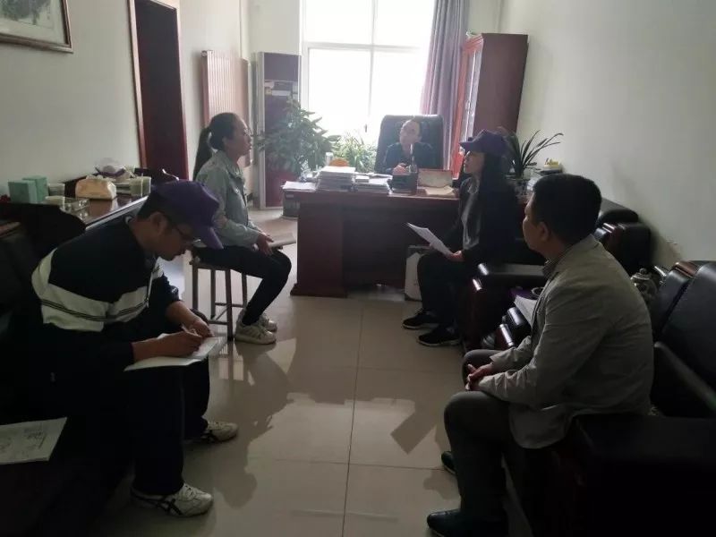 积小流,成江海:滴水爱心,汇成源泉,托起小海豚