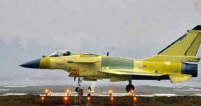 歼10系列战机名扬海内外,美:歼10C只能用俄发