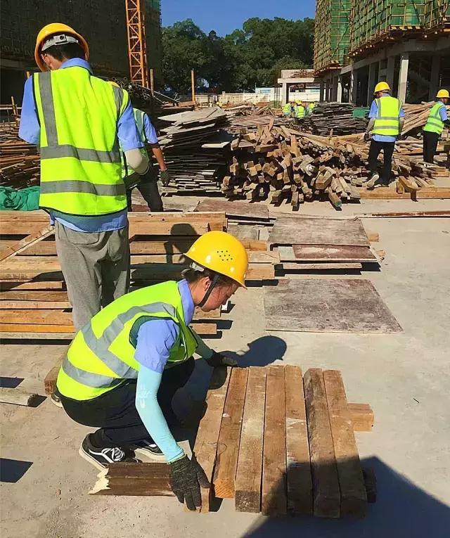 985、211大学生都去了工地搬砖,大学生们你有