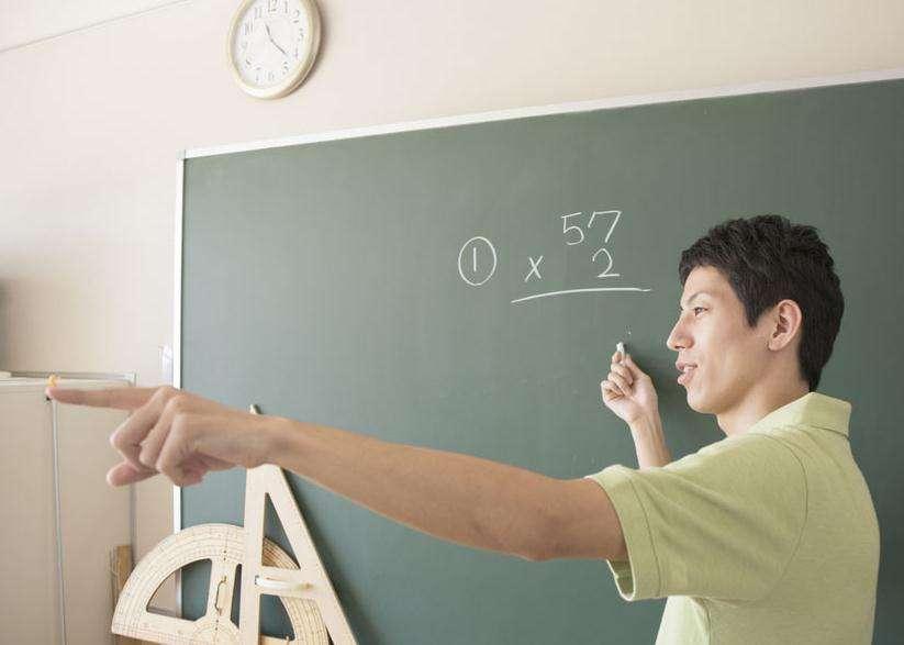 教育局严禁在职教师有偿补课, 那无偿补课总