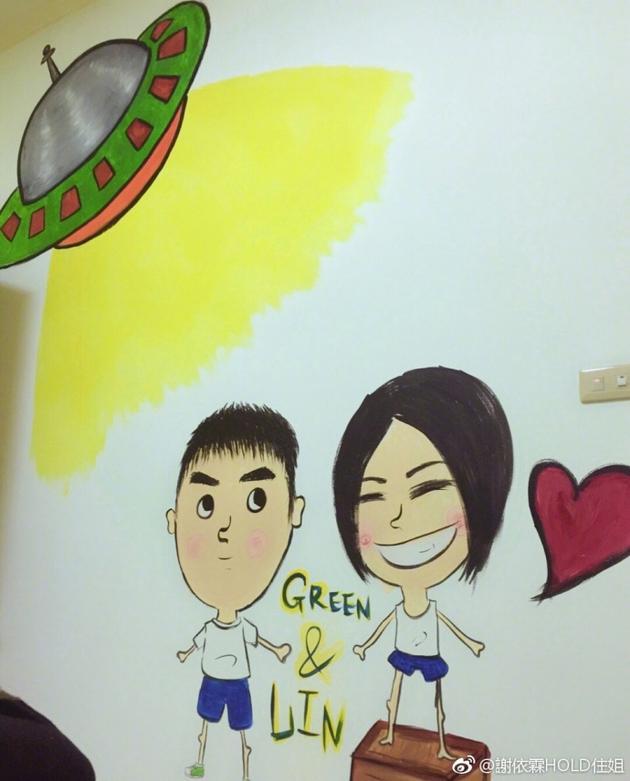 谢依霖宣布结婚，说8个字透露女谐星心酸，一细节证明老公大高个