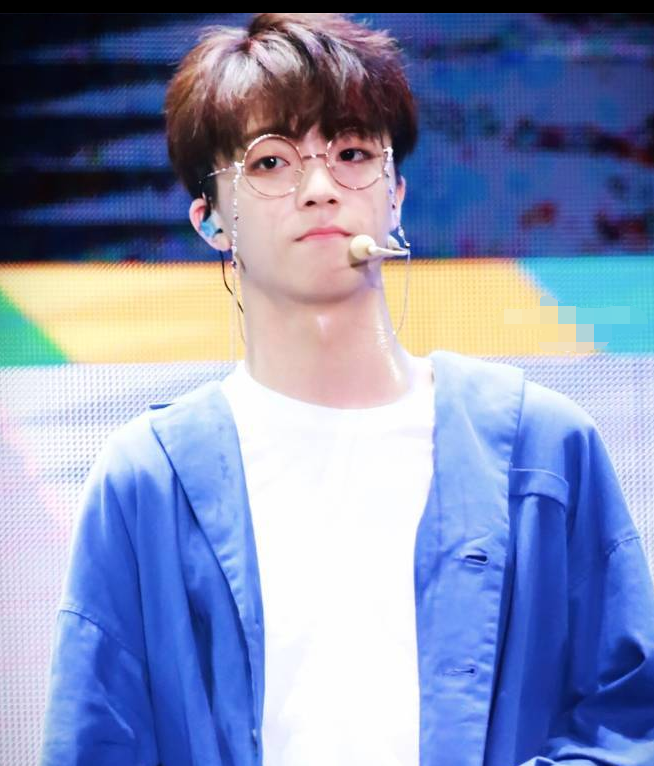 陈立农戴上眼镜让多少农糖姐姐少女心爆棚 在