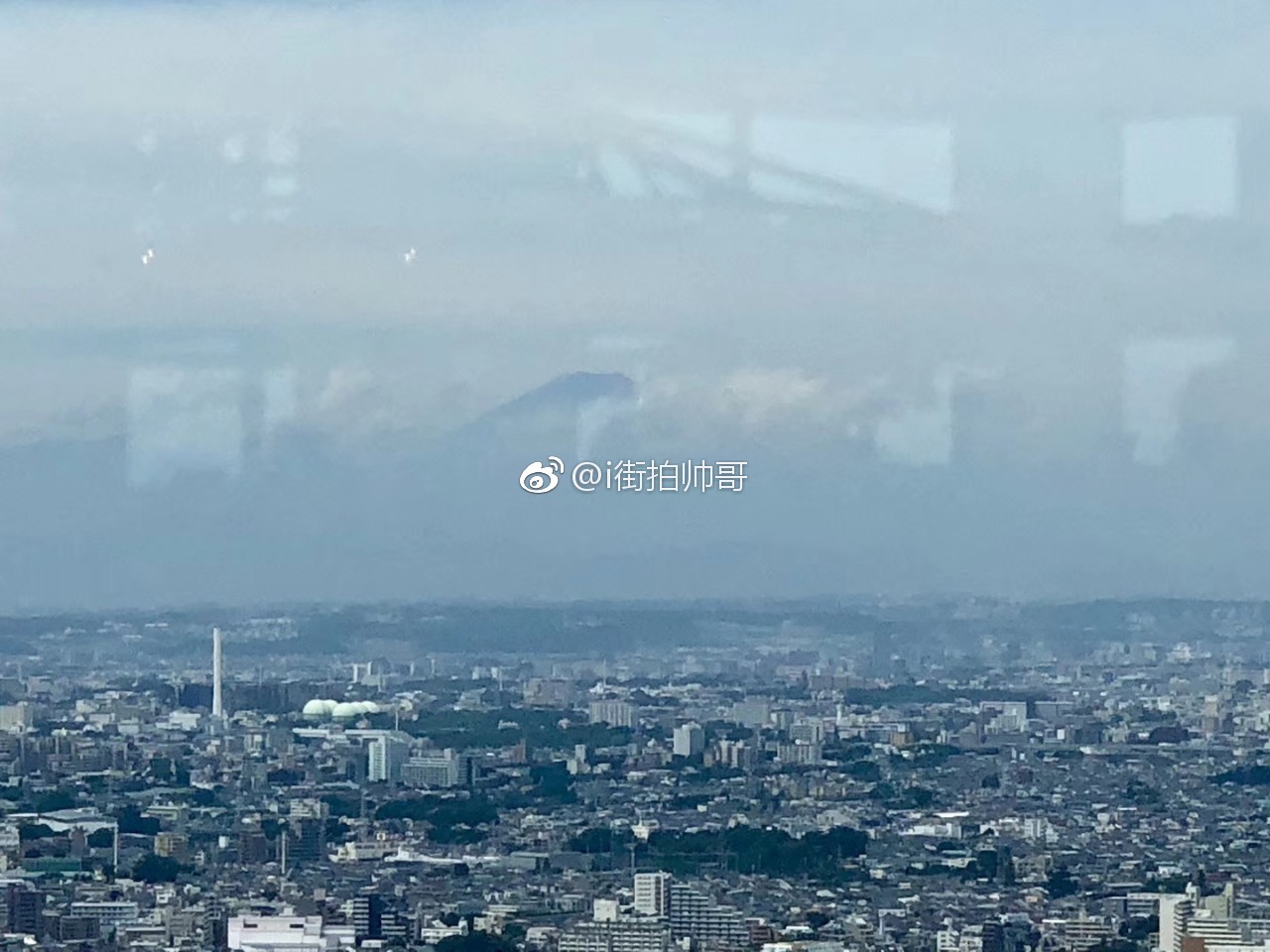 在东京都厅展望台看到富士山了!