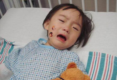 4岁女童内裤上有白色分泌物,医生一句话让孩子