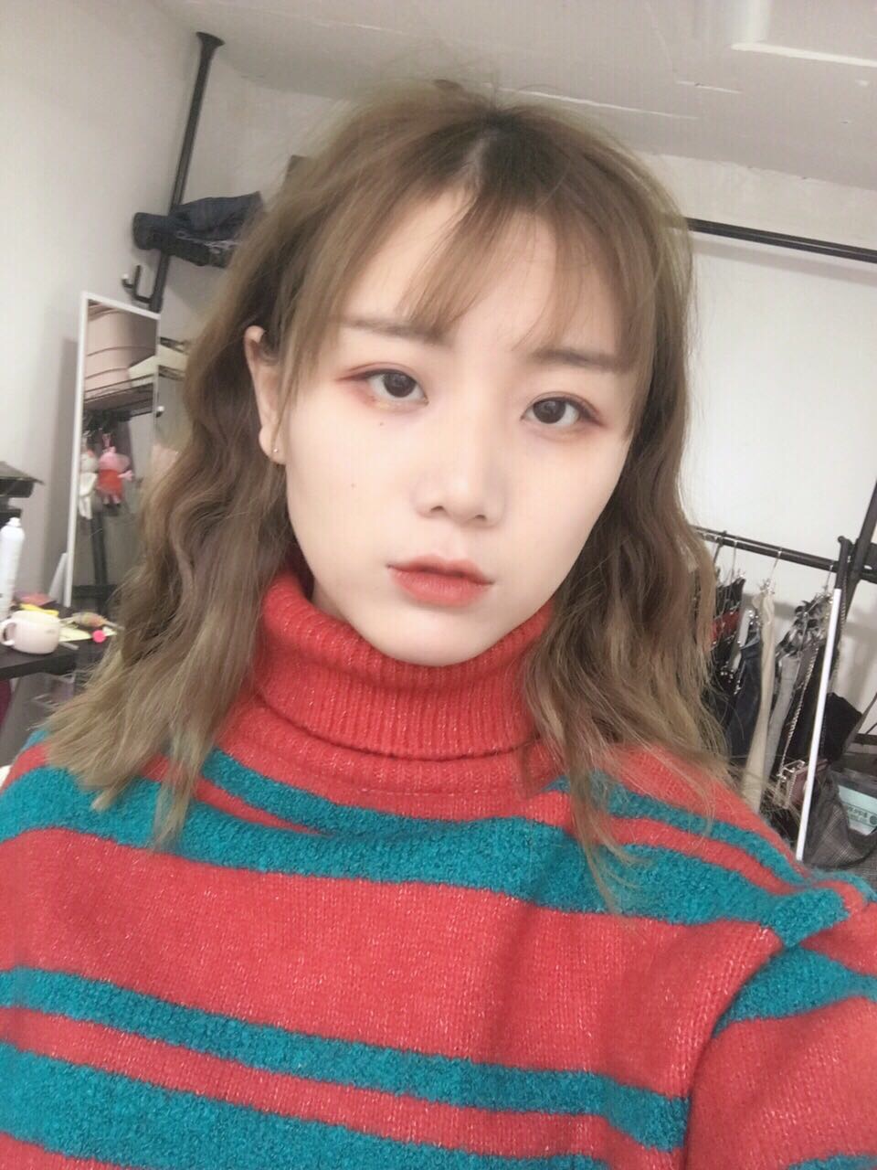 美女校花 98年青岛姑娘 正在韩国留学 雕塑系大