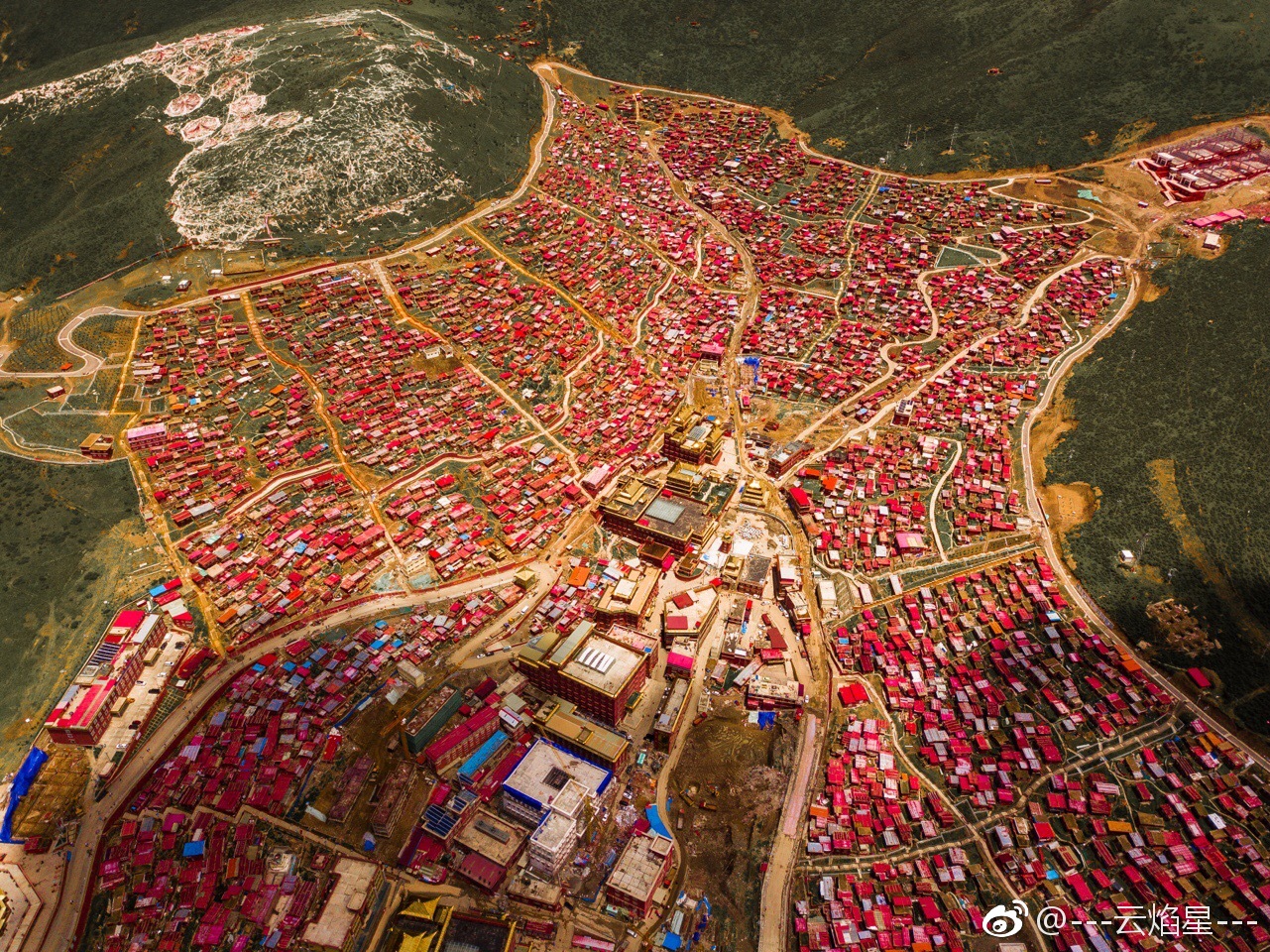 我和媳妇儿一直有个小梦想,就是骑着摩托车去