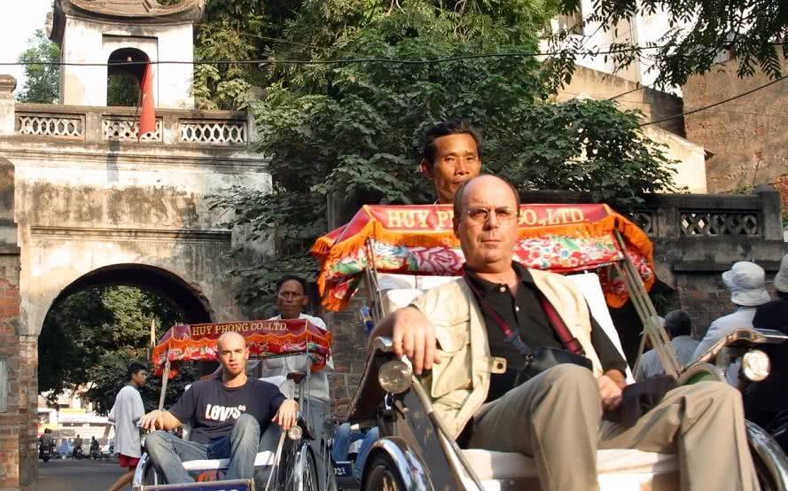 越南人如此消费中国游客,中国人被彻底惹怒,