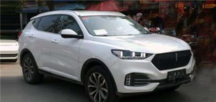 20万长城WEY撞上大众，车主下车一看，没想到竟是国产车赢了！