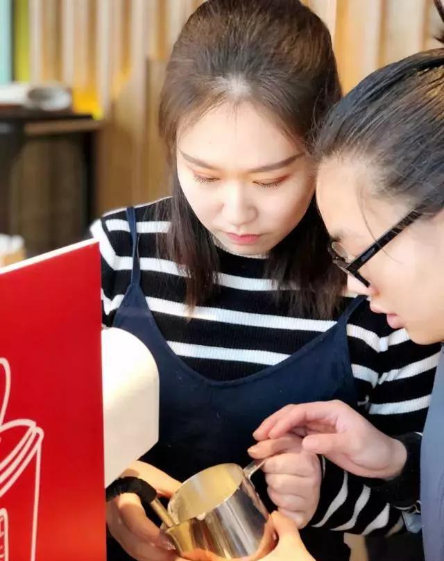 茶咖啡新乡万达点春节不打烊,只为等你