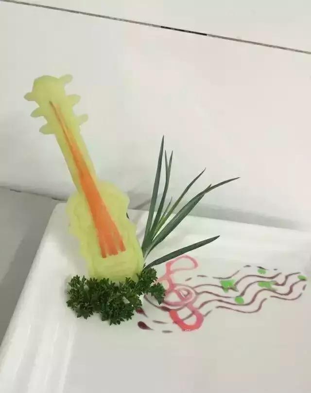 简单盘饰欣赏，很多厨师都在用的菜肴围边
