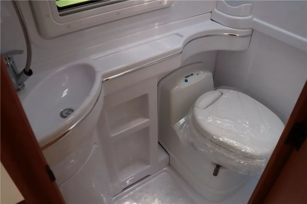 路程网x房车行线下房车体验中心盛大开业,房车